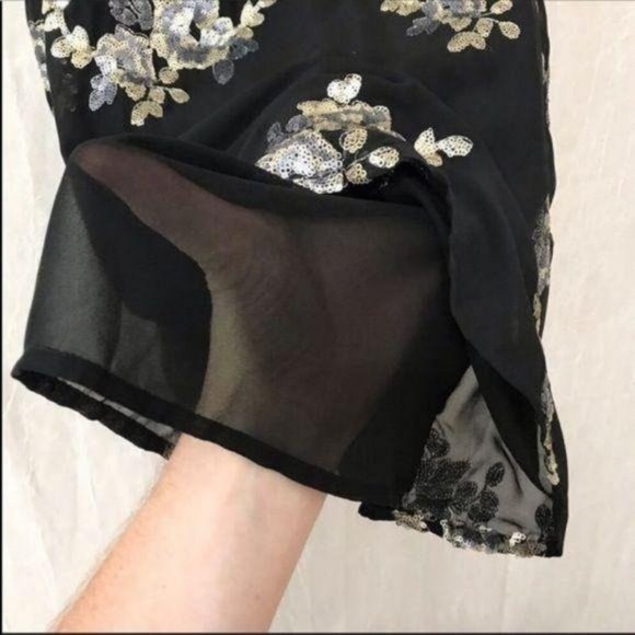 Skies Are Blue Black Small Floral Sequin Top - Picture 8 of 10